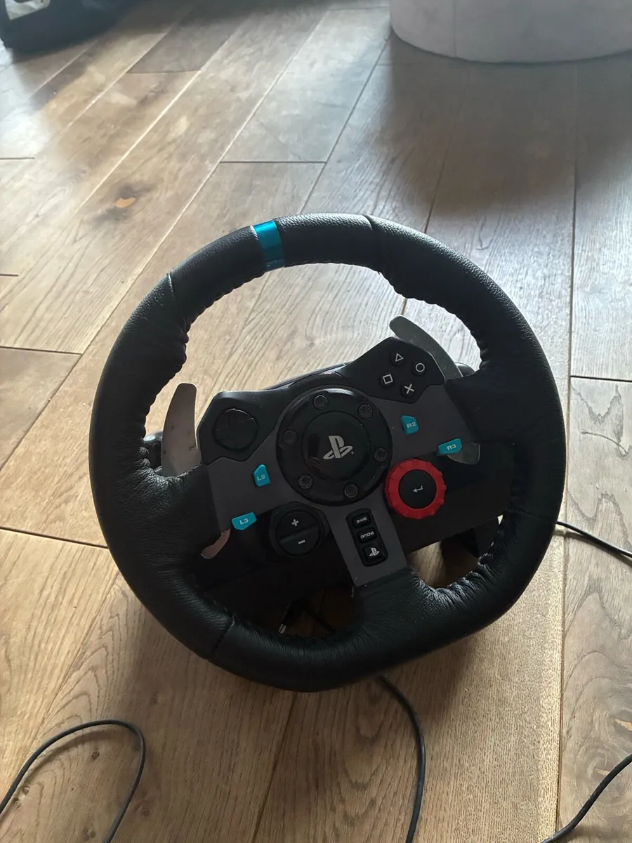 Logitech ps4/5 wheel, gearstick and pedals - Image 2