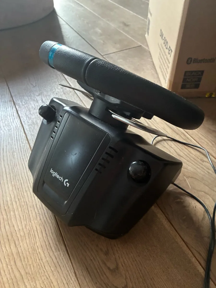 Logitech ps4/5 wheel, gearstick and pedals - Image 3