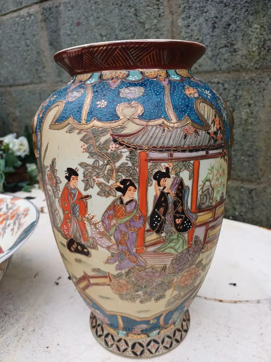 Antique Japanese Bowl & Vase - Image 3