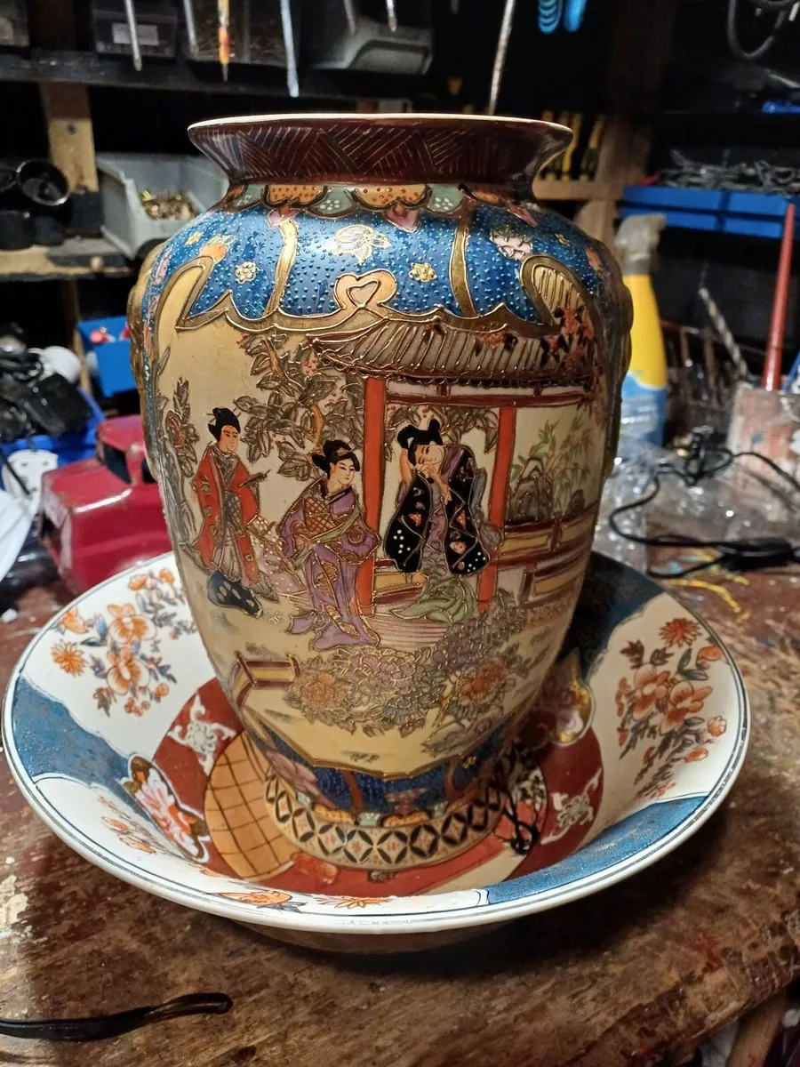 Antique Japanese Bowl & Vase - Image 1