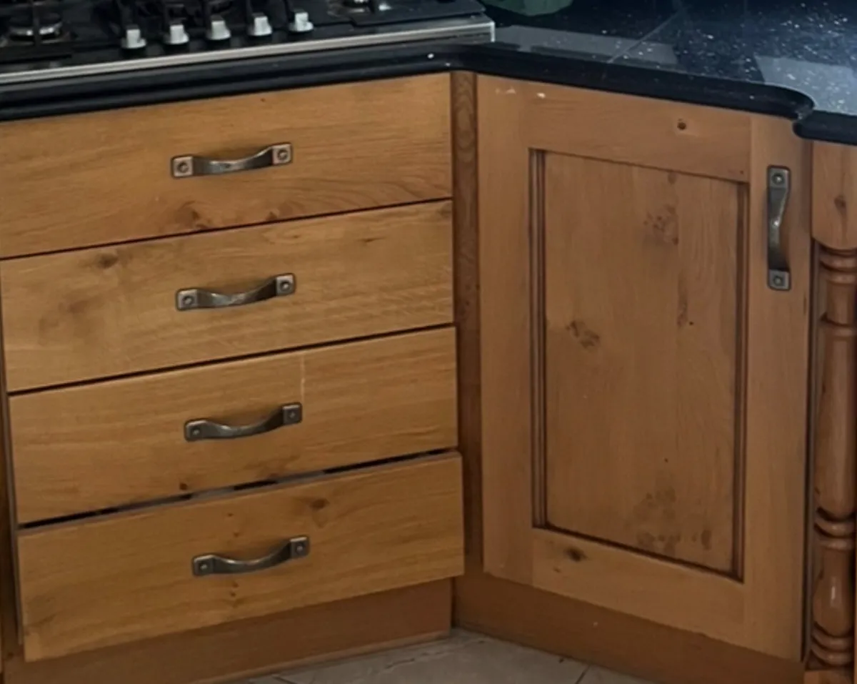 Kitchen unit door handles - Image 2