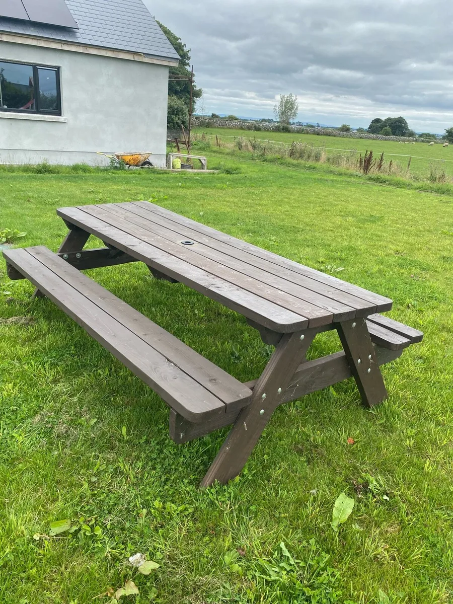 Picnic bench - Image 1
