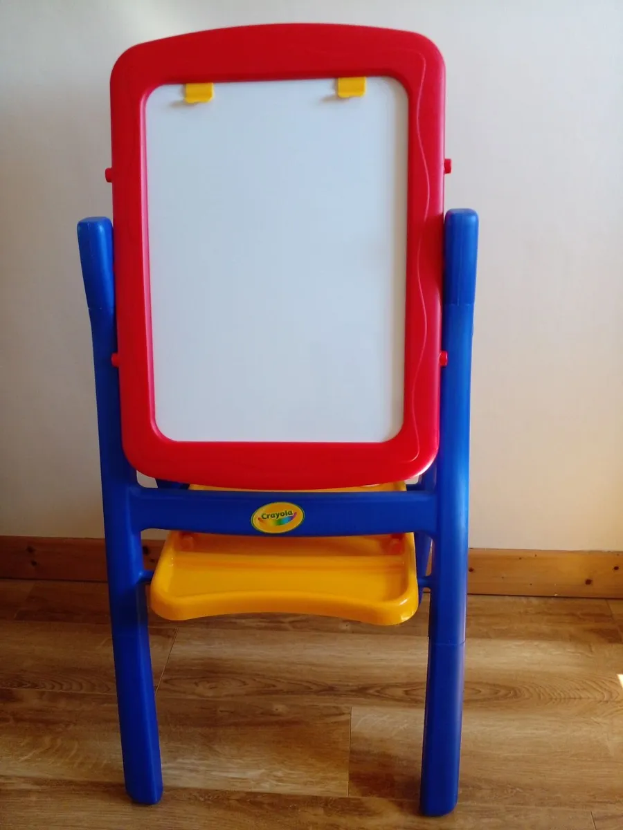 Crayola Qwikflip 2-Sided Easel - Image 1