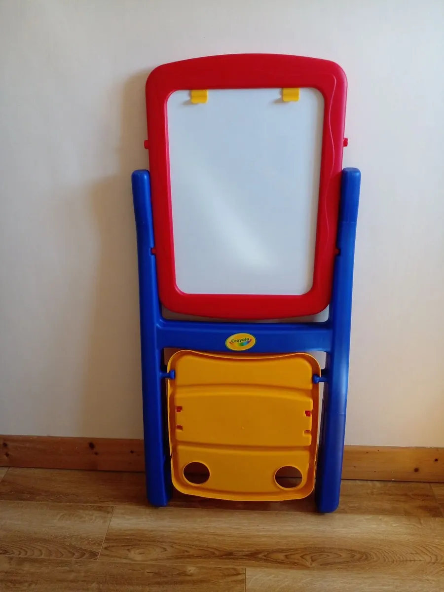 Crayola Qwikflip 2-Sided Easel - Image 4