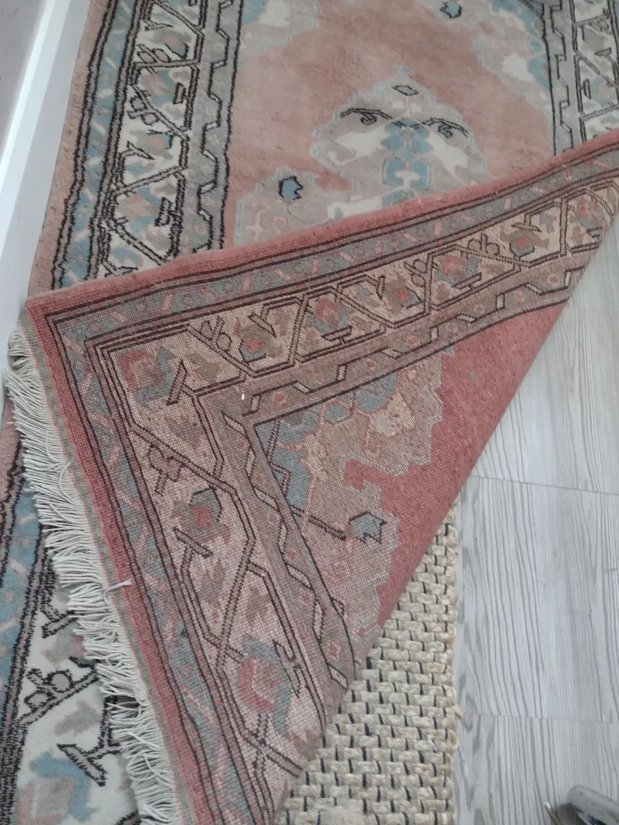 Vintage handmade 100% wool rug - Image 1
