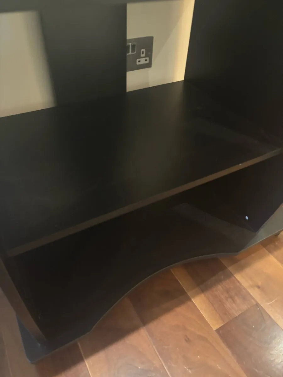 Desk - Image 2