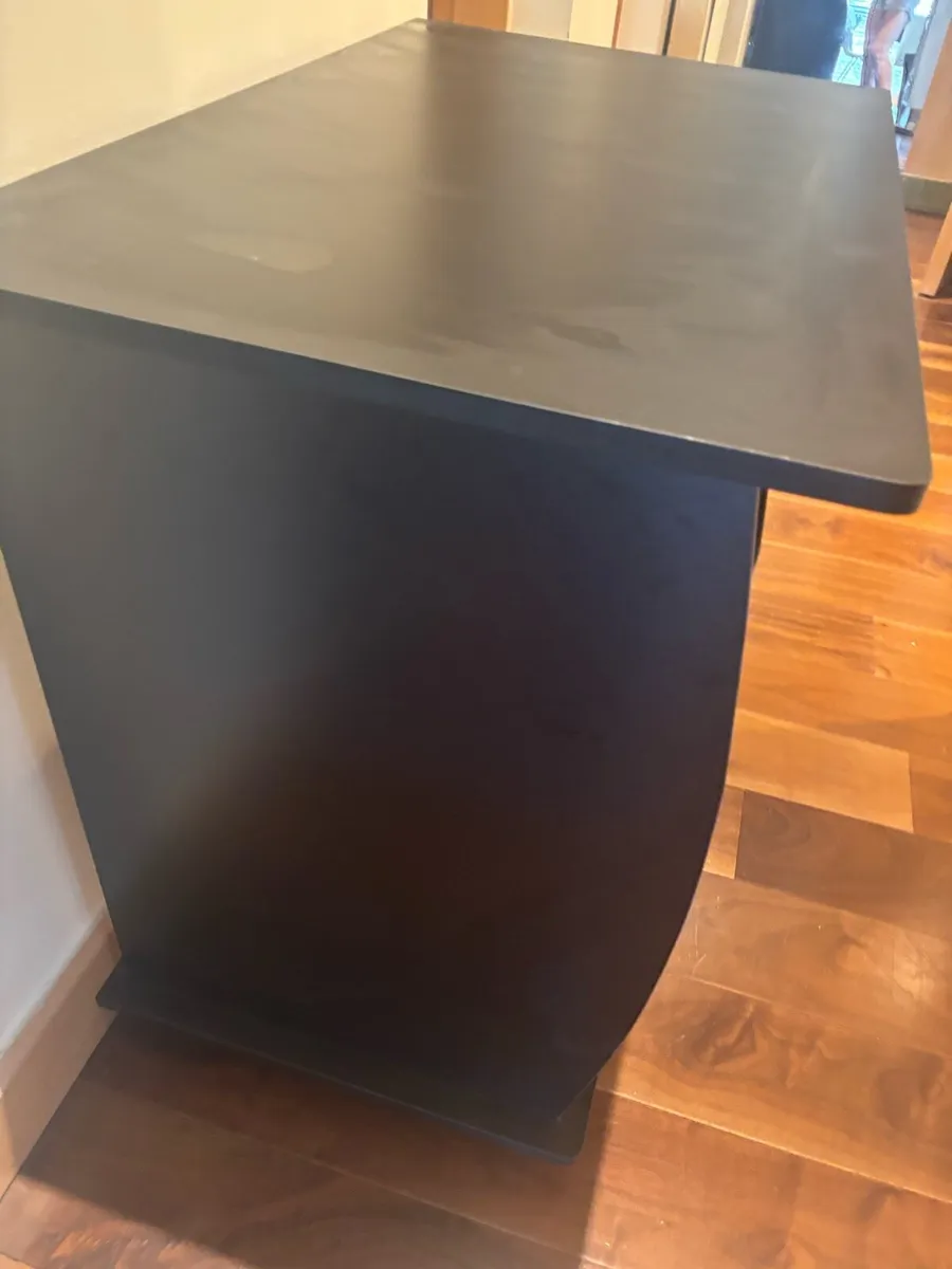 Desk - Image 3