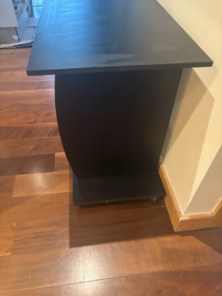 Desk - Image 4