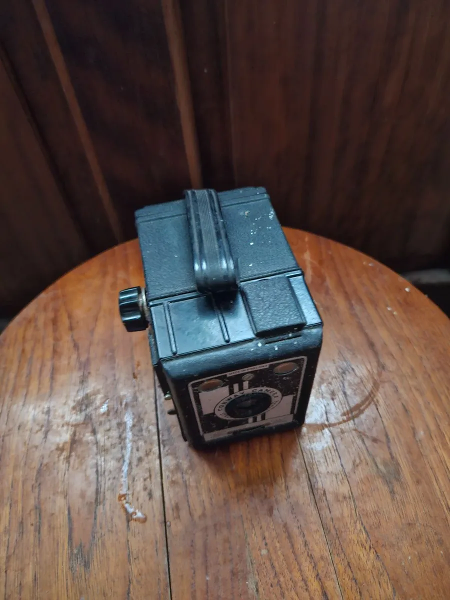 Vintage Conway Box Camera - Image 2