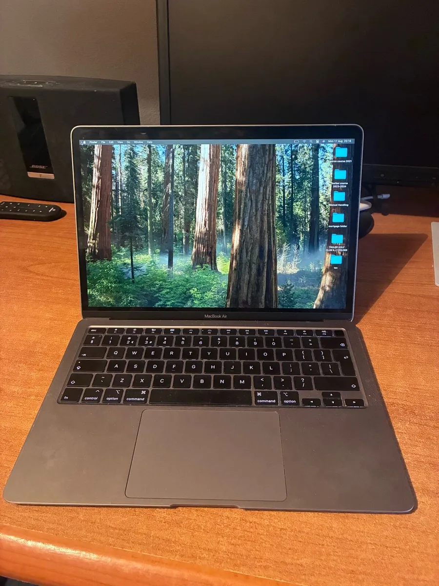 Retina 13 inch 2020 MacBook air with 8gb of memory - Image 1