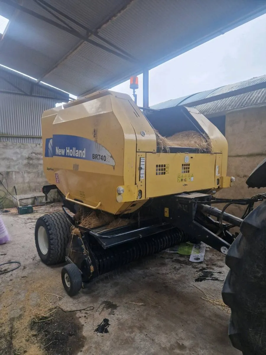 New Holland RB 740a - Image 1
