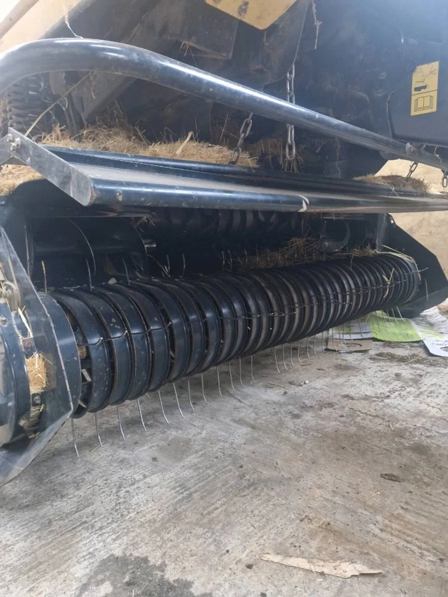 New Holland RB 740a - Image 2