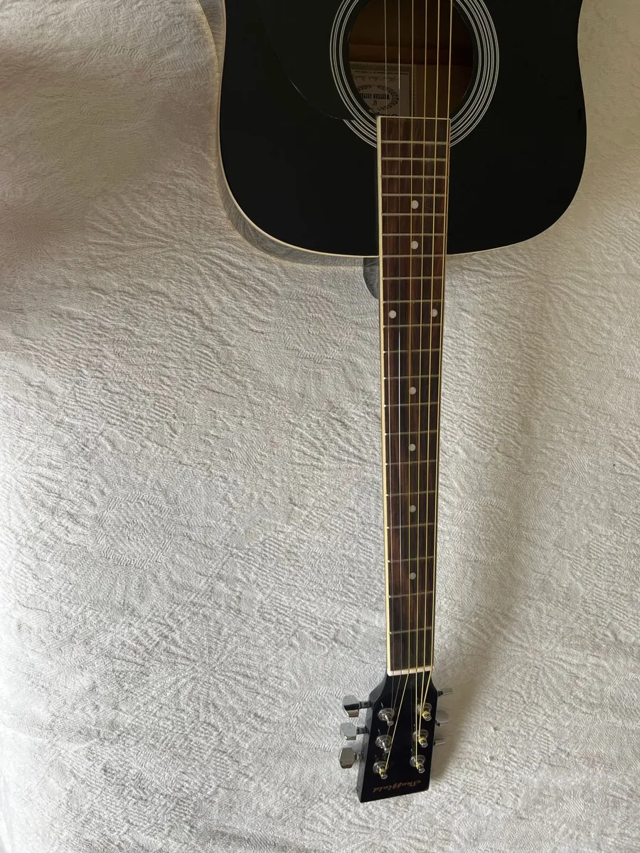 Beginner's Guitar - Image 2