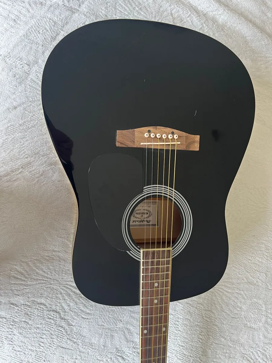 Beginner's Guitar - Image 3