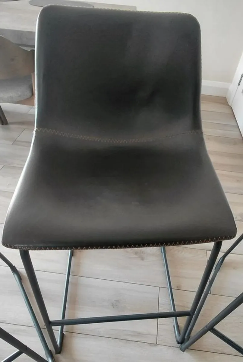 4 x Kitchen Island Chairs - Image 1