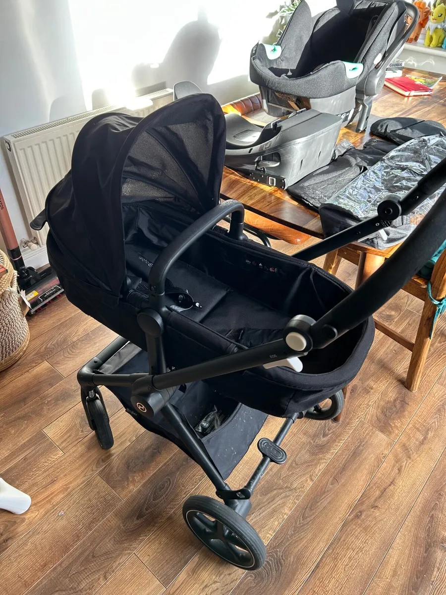 Cybex EOS 2-in-1 pushchair + car seat + car base - Image 4