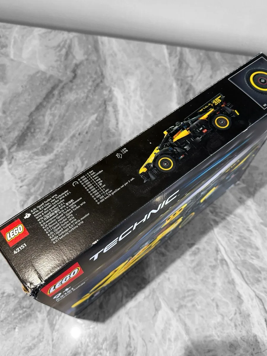 New LEGO Technic Bugatti Bolide Racing Car Set - Image 3