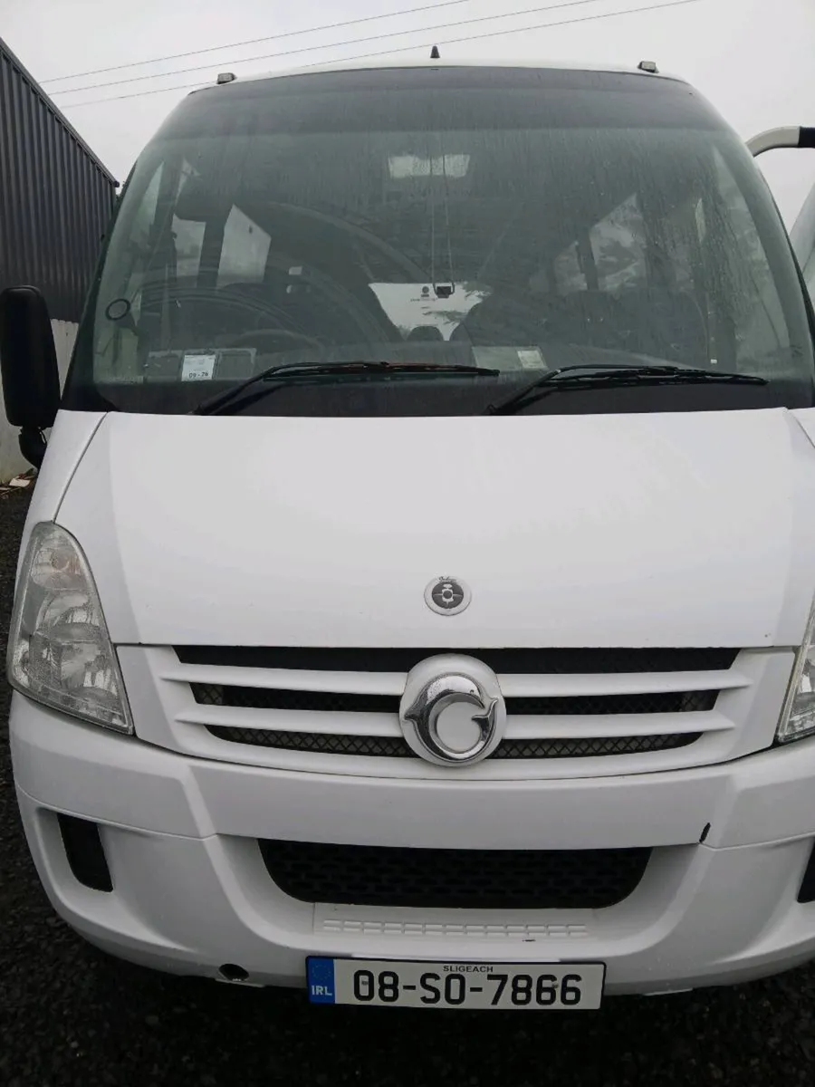 Bus - Image 1