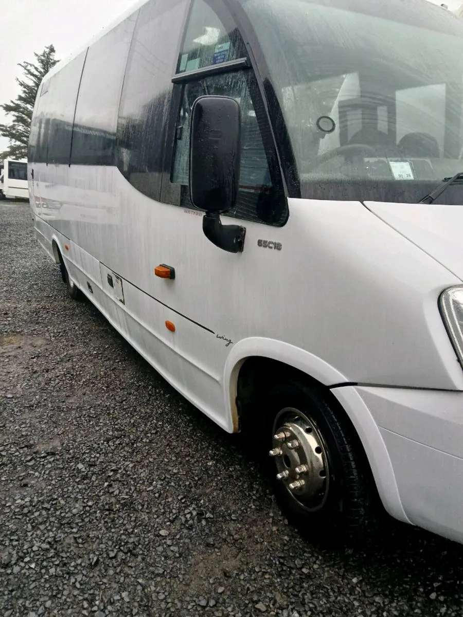 Bus - Image 3