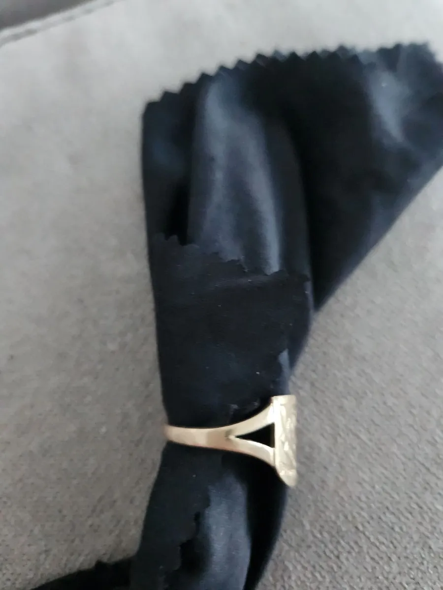 Mens lfc 9ct gold ring - Image 2