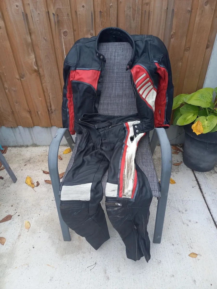 Motorcycle Leather suit and boots - Image 1