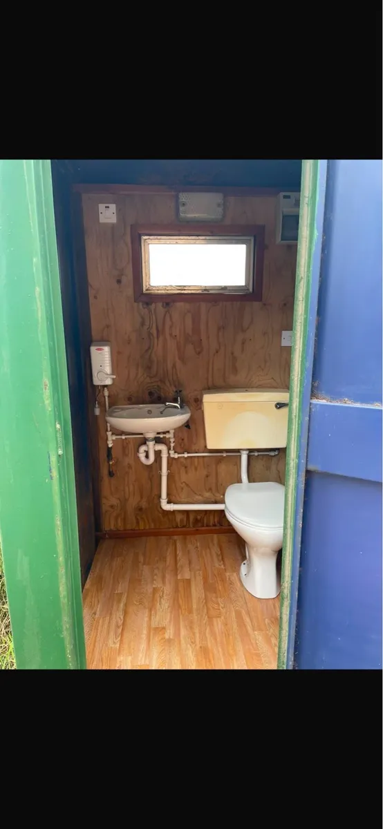 Outdoor yard/building site toilet - Image 1