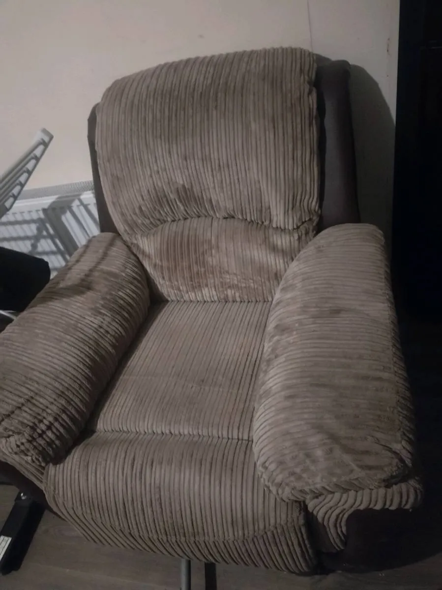 Recliner chair