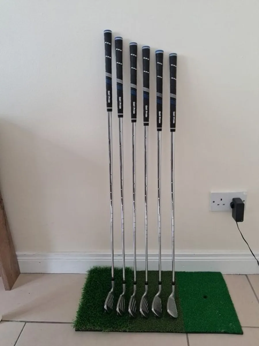 Taylormade M4 Irons - Image 1
