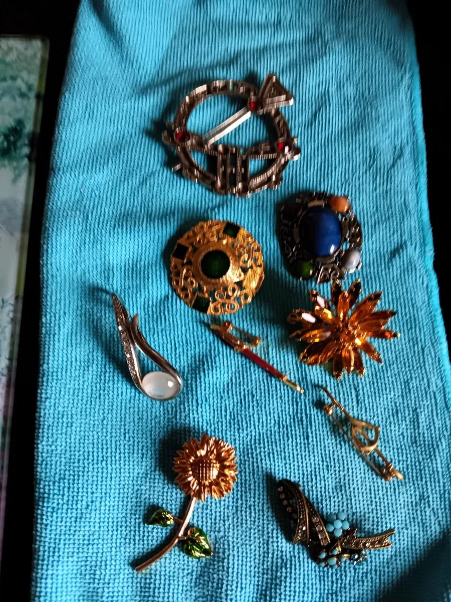 Vintage brooches - Image 3