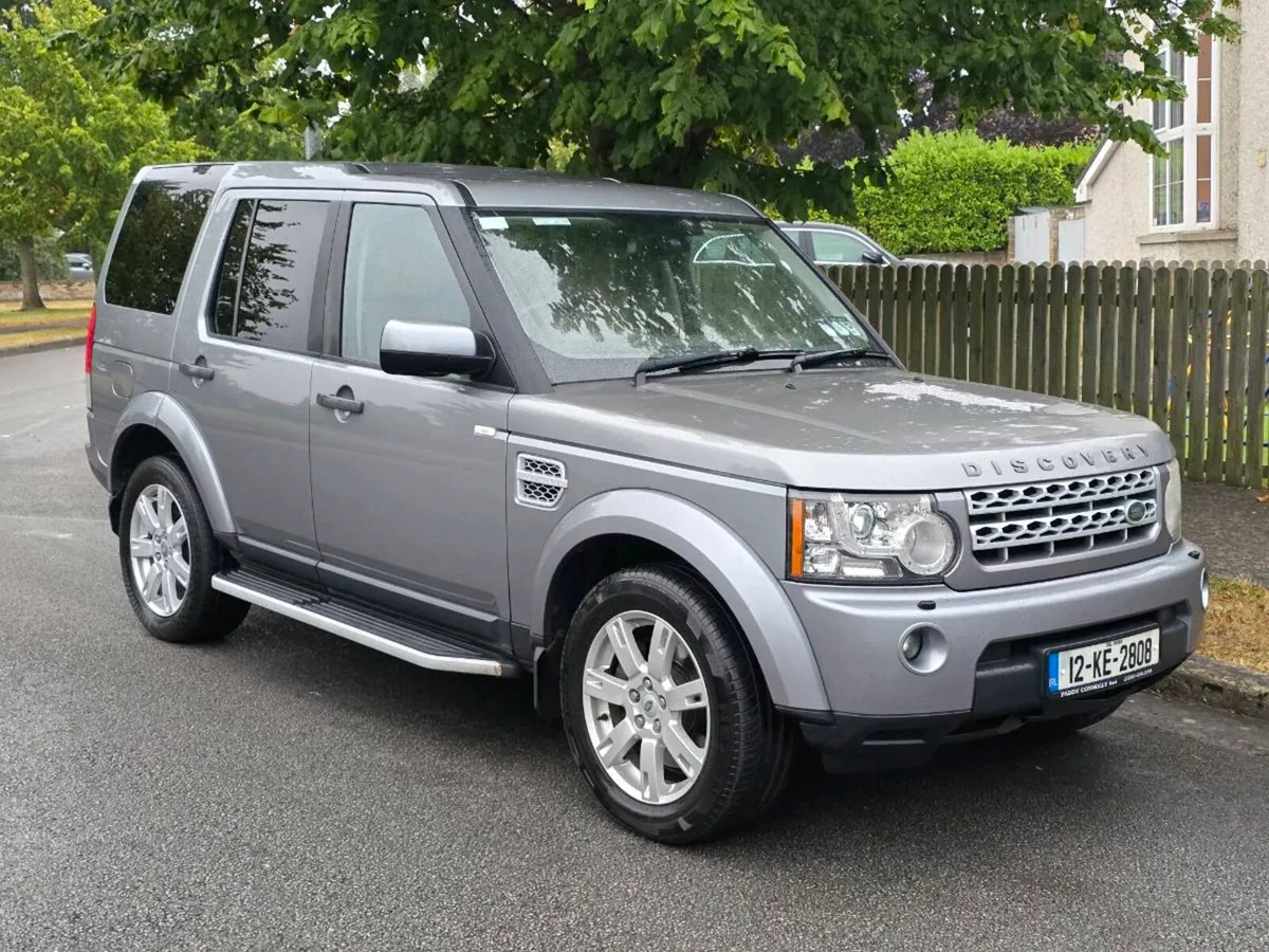 12 Landrover Discovery 3.0SDV6 5 Seater Utility - Image 1