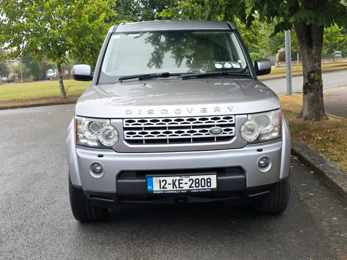 12 Landrover Discovery 3.0SDV6 5 Seater Utility - Image 2