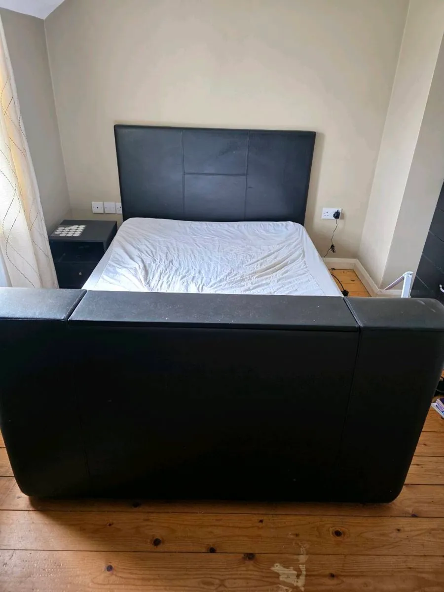 Black tv bed with mattress - Image 1