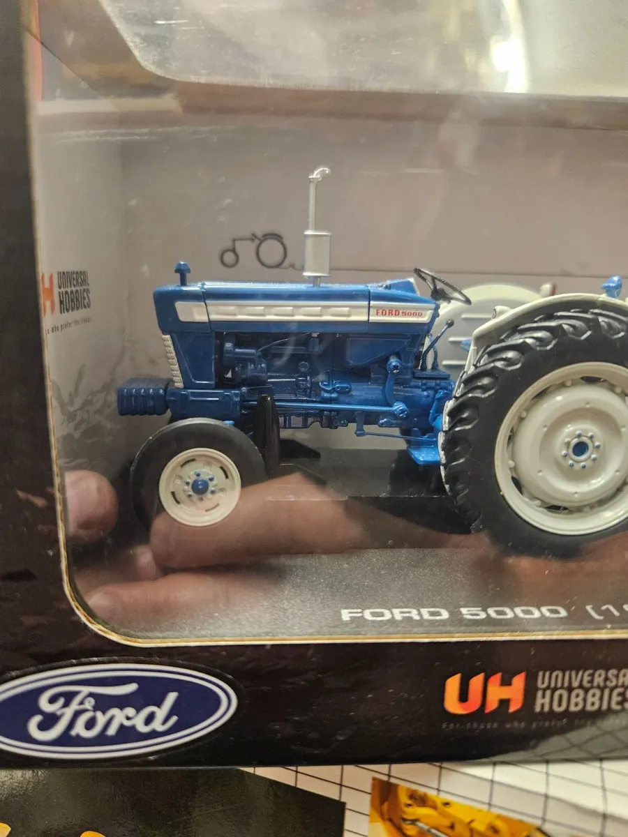 Britain's Universal Hobbies Ford 5000 Tractor - Image 2