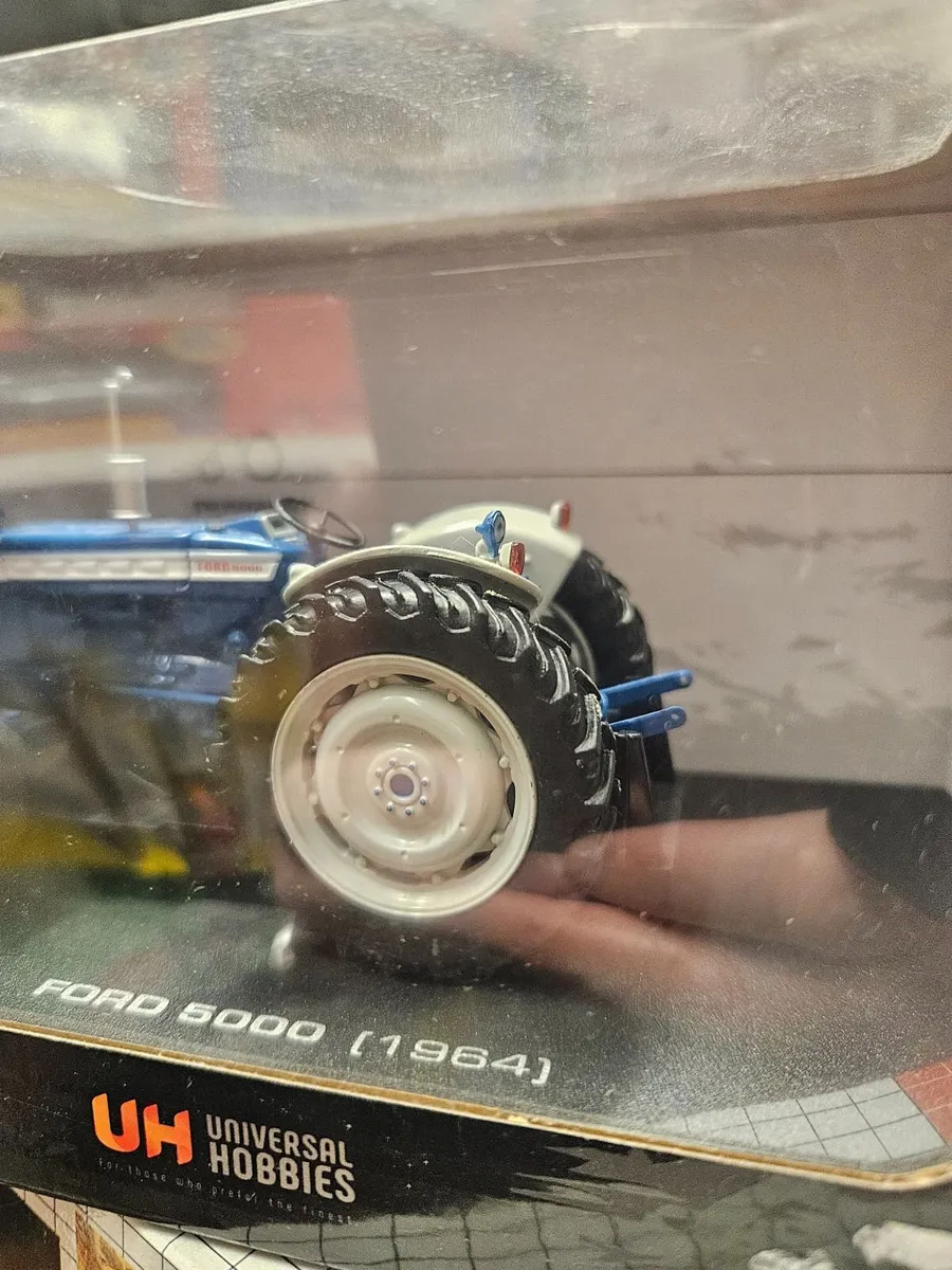 Britain's Universal Hobbies Ford 5000 Tractor - Image 3