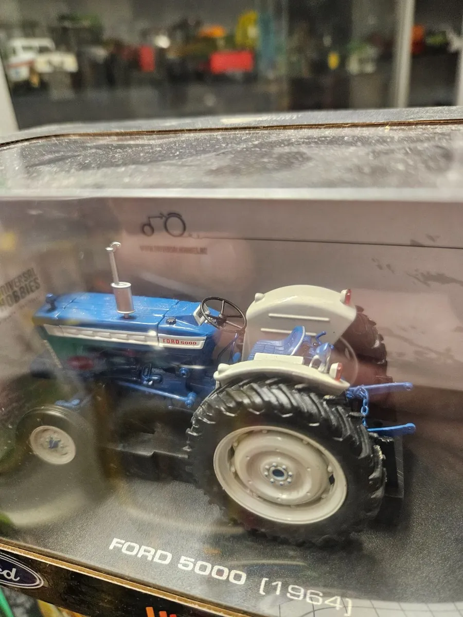 Britain's Universal Hobbies Ford 5000 Tractor - Image 4