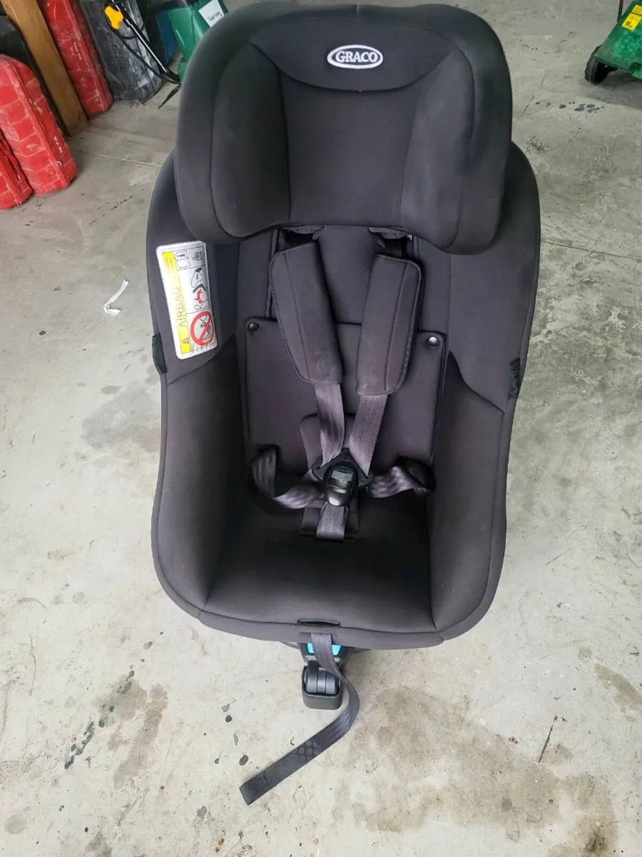 Birth to 4 years Child Rotating Seat - Image 1