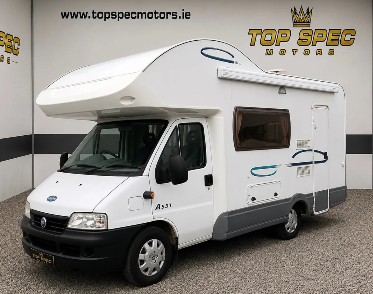2004 LUNAR A551 MOTORHOME – ONLY 32,000 MILES - Image 3