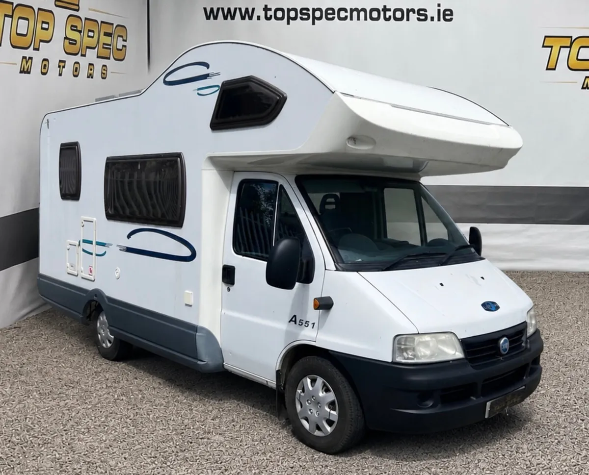 2004 LUNAR A551 MOTORHOME – ONLY 32,000 MILES - Image 1