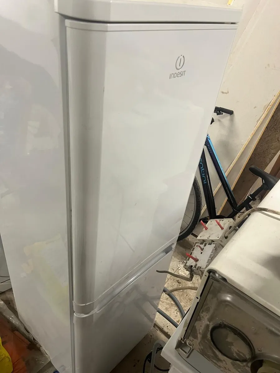 White Appliances / Kitchen Appliances - Image 4
