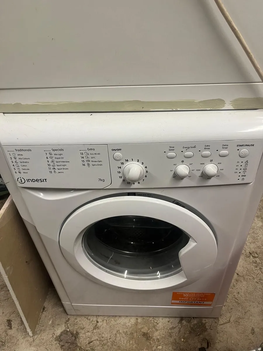 White Appliances / Kitchen Appliances - Image 2