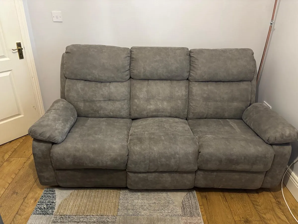 Three seater recliner sofa & two seater recliner s - Image 3