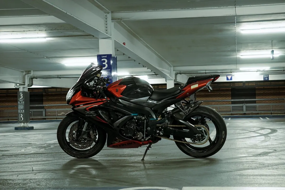Suzuki gsxr 750 - Image 2