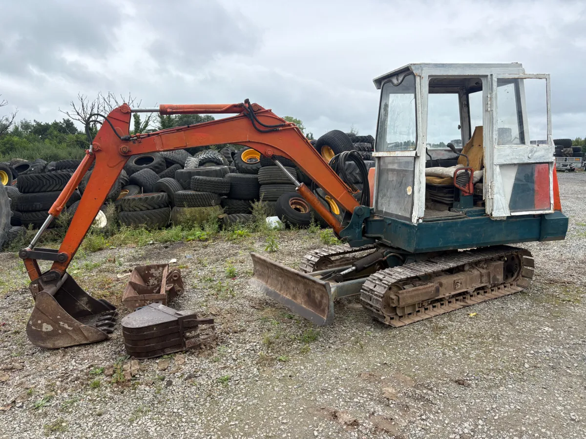 4 ton excavator - Image 1