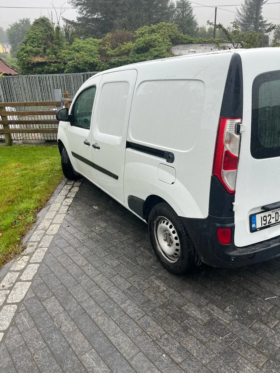 Renault van - Image 2