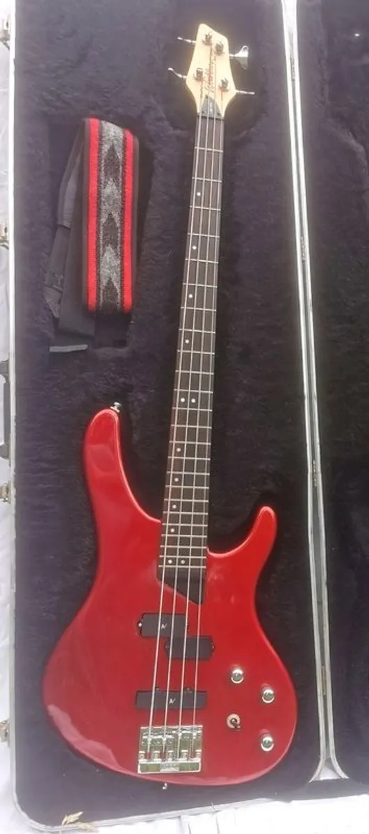 1994 Washburn XB-200 Bantam Bass (Mint Condition, 3-Knob Variant) + Fender Hard Case - Image 1