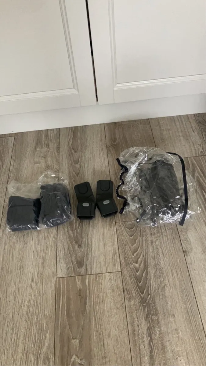 Uppababy Vista V2 Bundle - Image 4