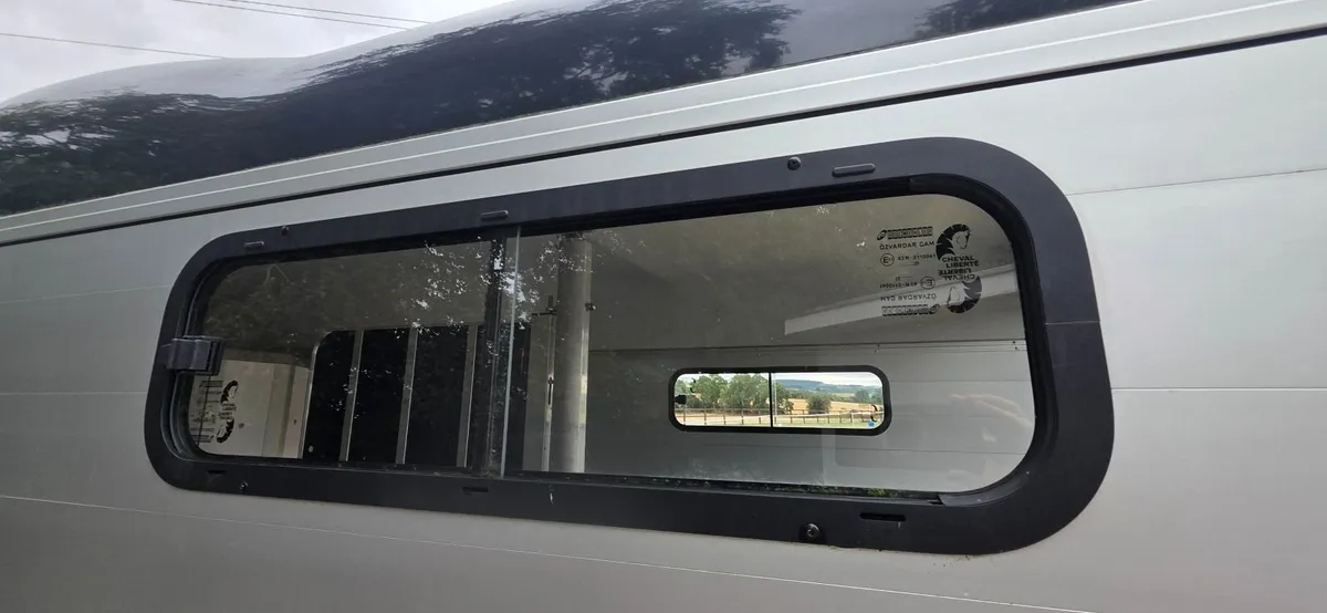Cheval Liberte Horse Box Touring Country S Tack Ro - Image 3