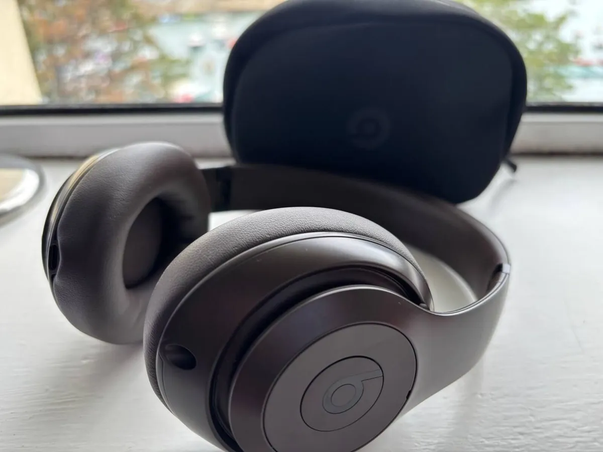 Beats Studio Pro Headphones (Wireless, NC) - Image 2