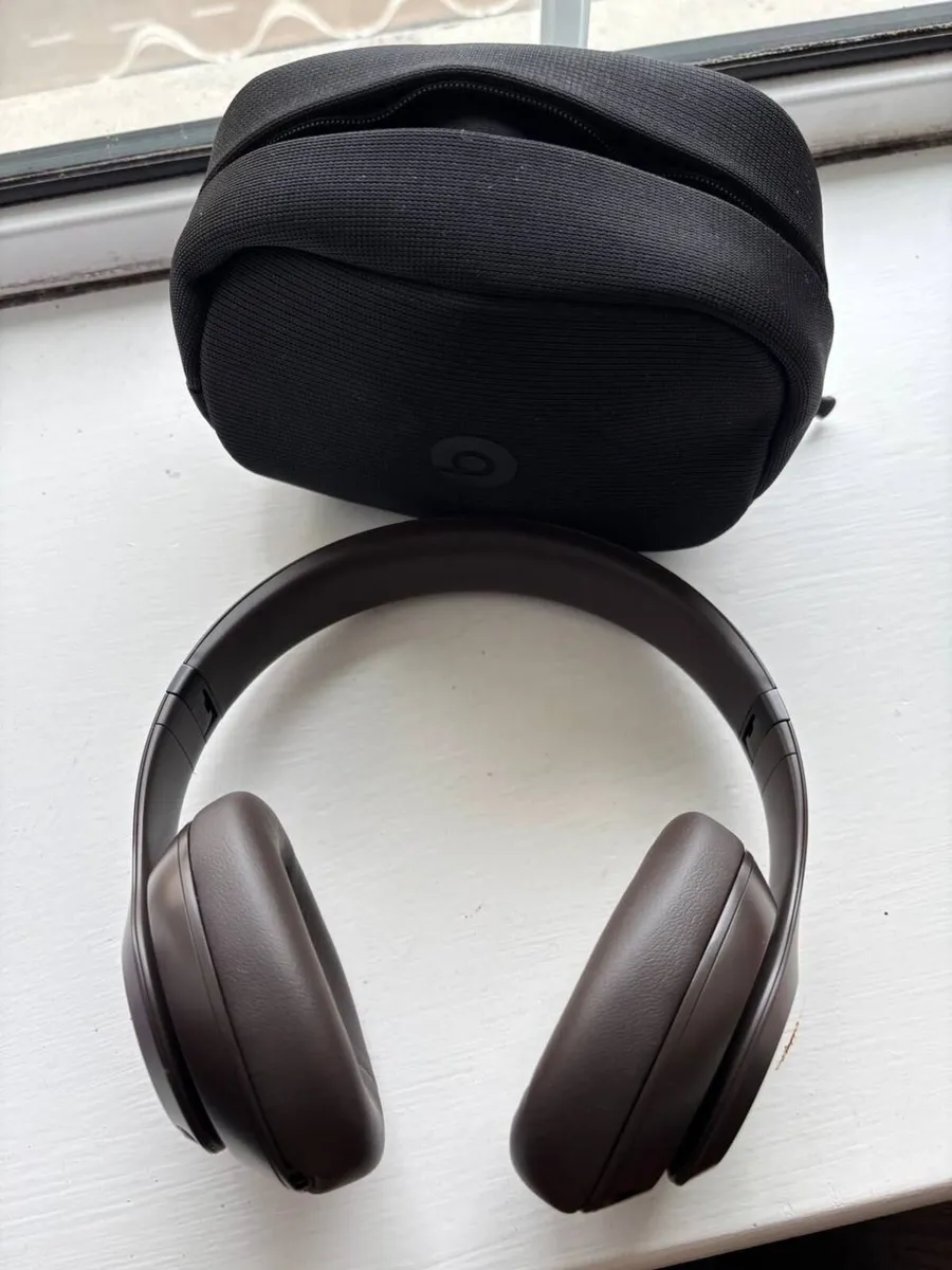 Beats Studio Pro Headphones (Wireless, NC) - Image 3