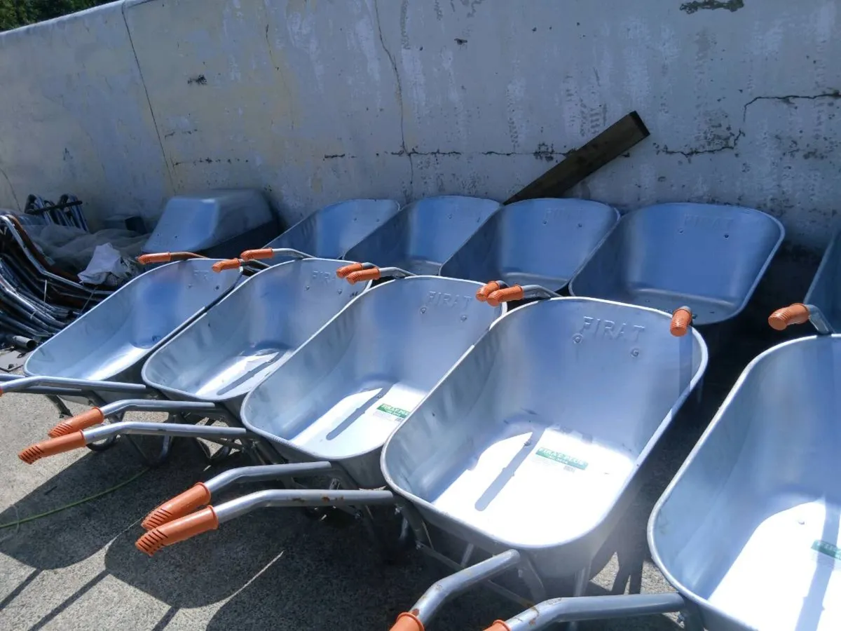 Wheeled barrows - Image 2